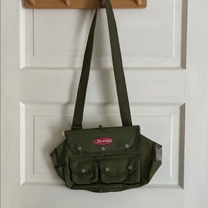 Berkley Men's Olive Messenger Bag